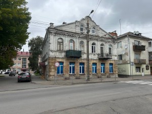 ул. Богдана Хмельницкого, 38 (г. Луцк) - Здається торгівельний майданчик, 535 грн. за кв.м. - АФНУ