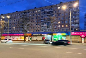 пр. Мира (г. Кривой Рог, Дзержинский район) - Здається торгівельний майданчик, 300 грн. за кв.м. - АФНУ